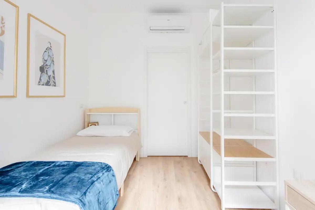 Luxury 2 Bedroom Apartament, Close To San Siro, Fiera And 10 Min Metro To Duomo Milan Bagian luar foto