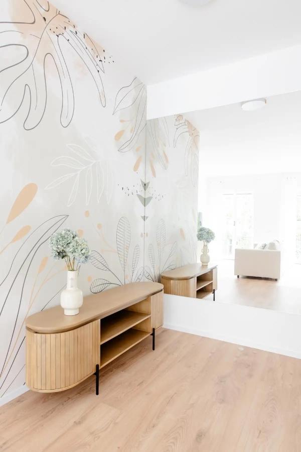 Luxury 2 Bedroom Apartament, Close To San Siro, Fiera And 10 Min Metro To Duomo Milan Bagian luar foto