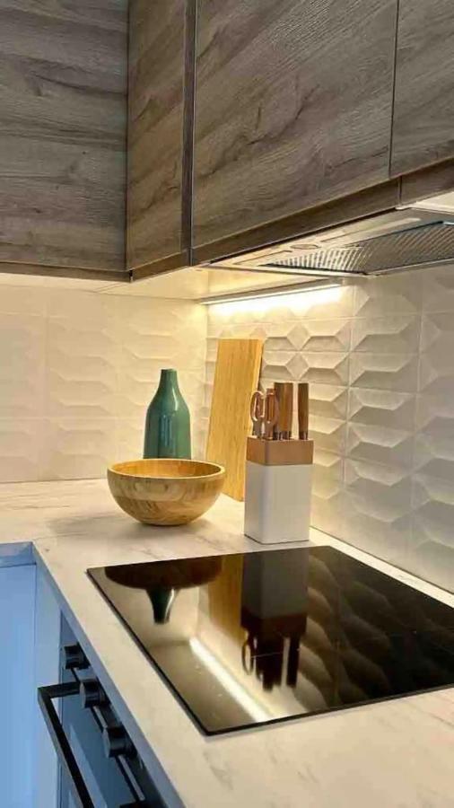 Luxury 2 Bedroom Apartament, Close To San Siro, Fiera And 10 Min Metro To Duomo Milan Bagian luar foto